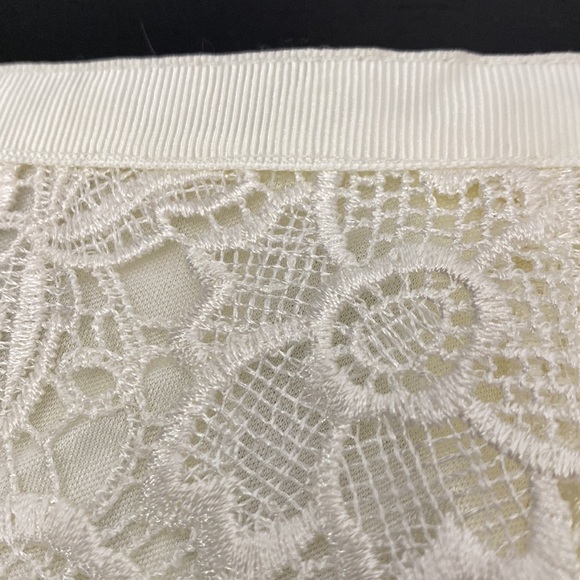 H&M Ladies White Lace Skirt - 4 - Picture 7 of 10